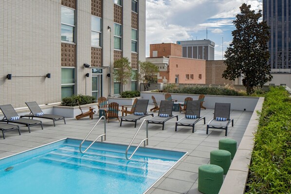 Outdoor pool, pool loungers