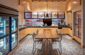 매일 주문 요리 아침 식사(1인당 USD 15.00)