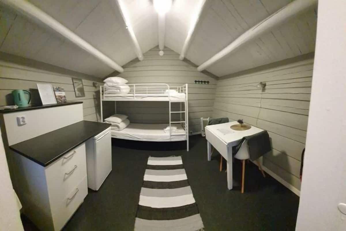 Schallisolierte Zimmer, kostenloses WLAN, Bettwäsche
