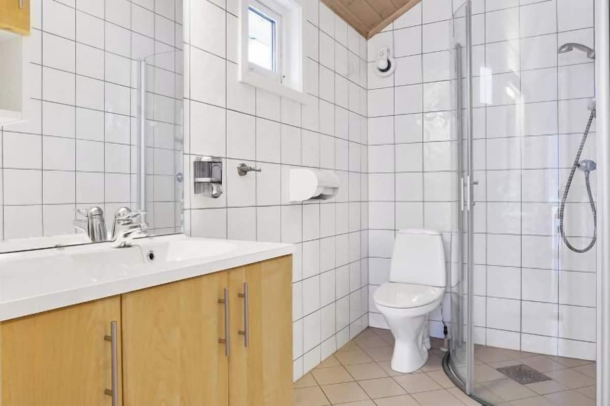 Bathroom | Shower, towels