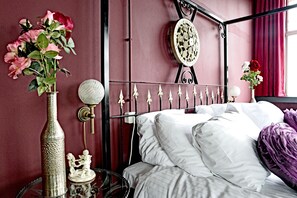 Superior Suite, Bathtub (Gold) | Premium bedding, down comforters, free WiFi, bed sheets