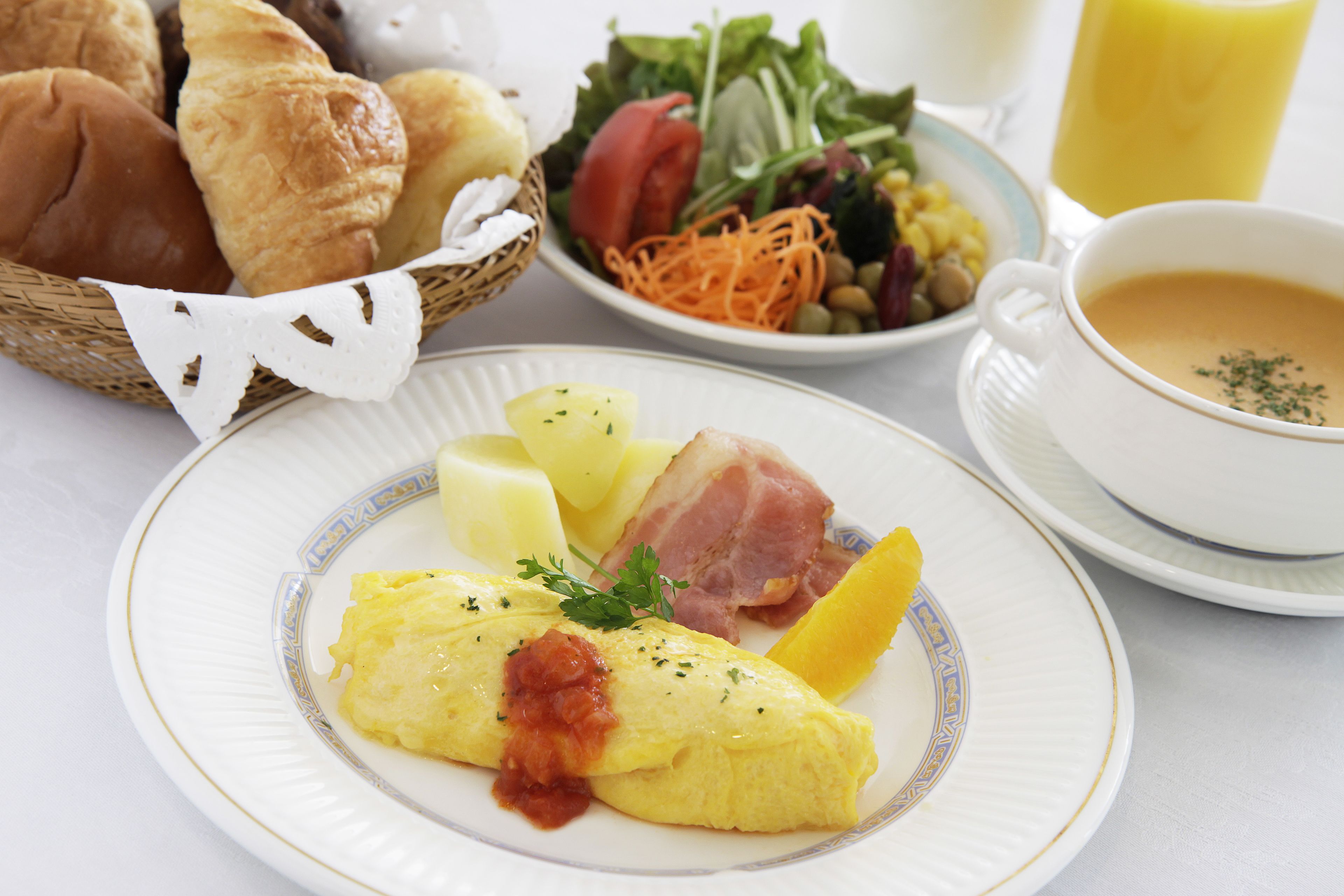 daily buffet breakfast (jpy 1650 per person)