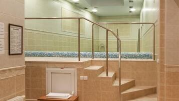 Hồ bơi trong nhà