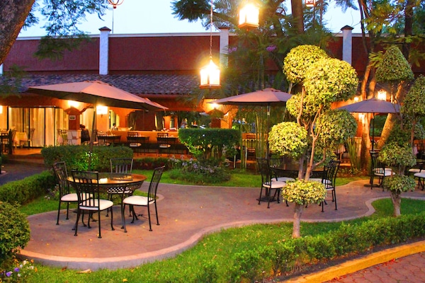 Breakfast served, Mexican cuisine, garden views