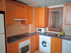 Basic Apartment | Private kitchen