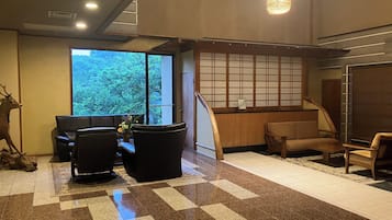 电视、乒乓球