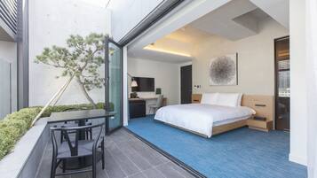 Suite, terrasse (No Parking) | Utsikt fra rommet