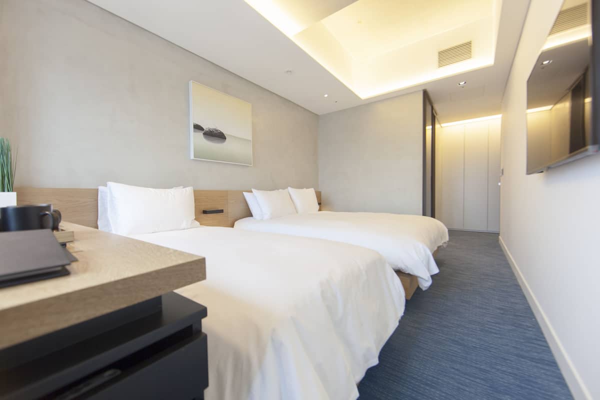 1 bedroom, premium bedding, in-room safe, iron/ironing board