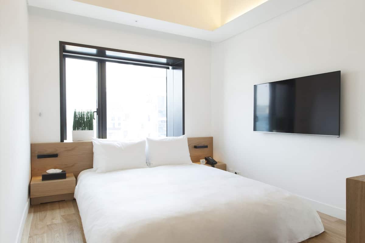 1 bedroom, premium bedding, in-room safe, iron/ironing board