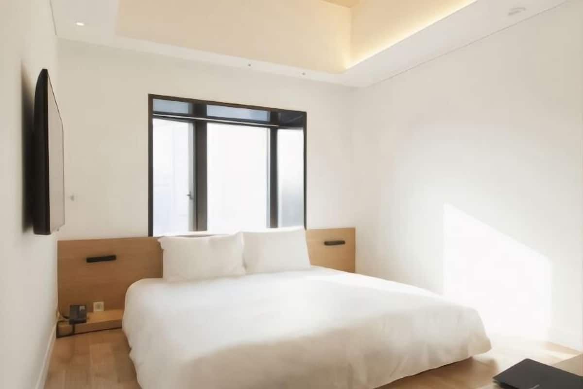 1 bedroom, premium bedding, in-room safe, iron/ironing board