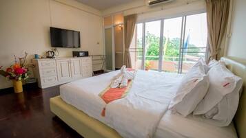 Minibar, in-room safe, rollaway beds, free WiFi