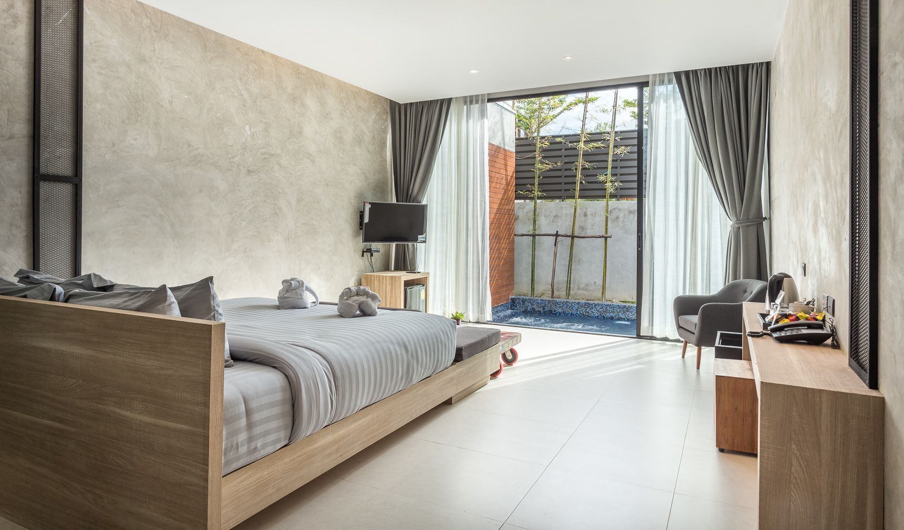 Minibar, in-room safe, desk, soundproofing