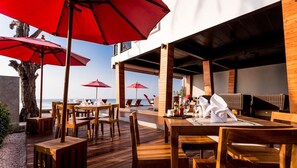 供應早餐、午餐和晚餐,泰國料理,海灘景觀