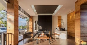 Lobby sitting area - Lipda Resort (Prachuap Khiri Khan)