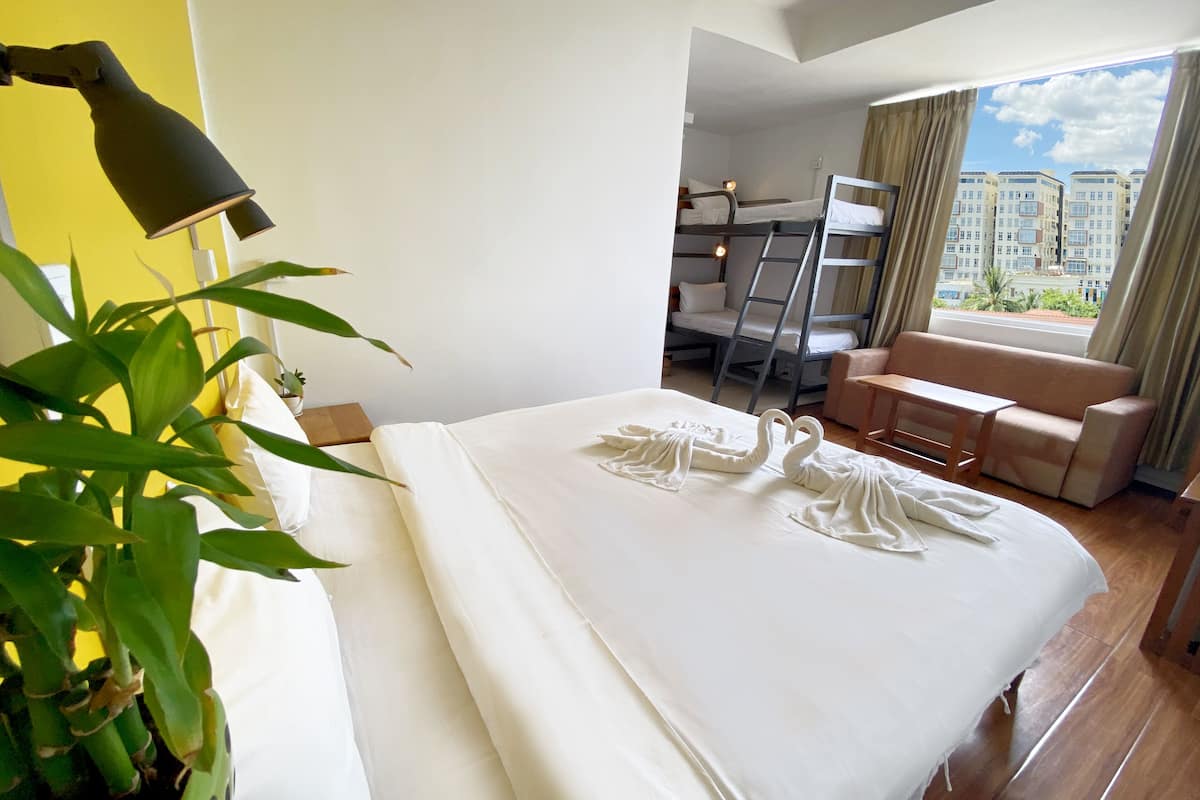 family room | 1 bedroom, in-room safe, blackout curtains, free wifi