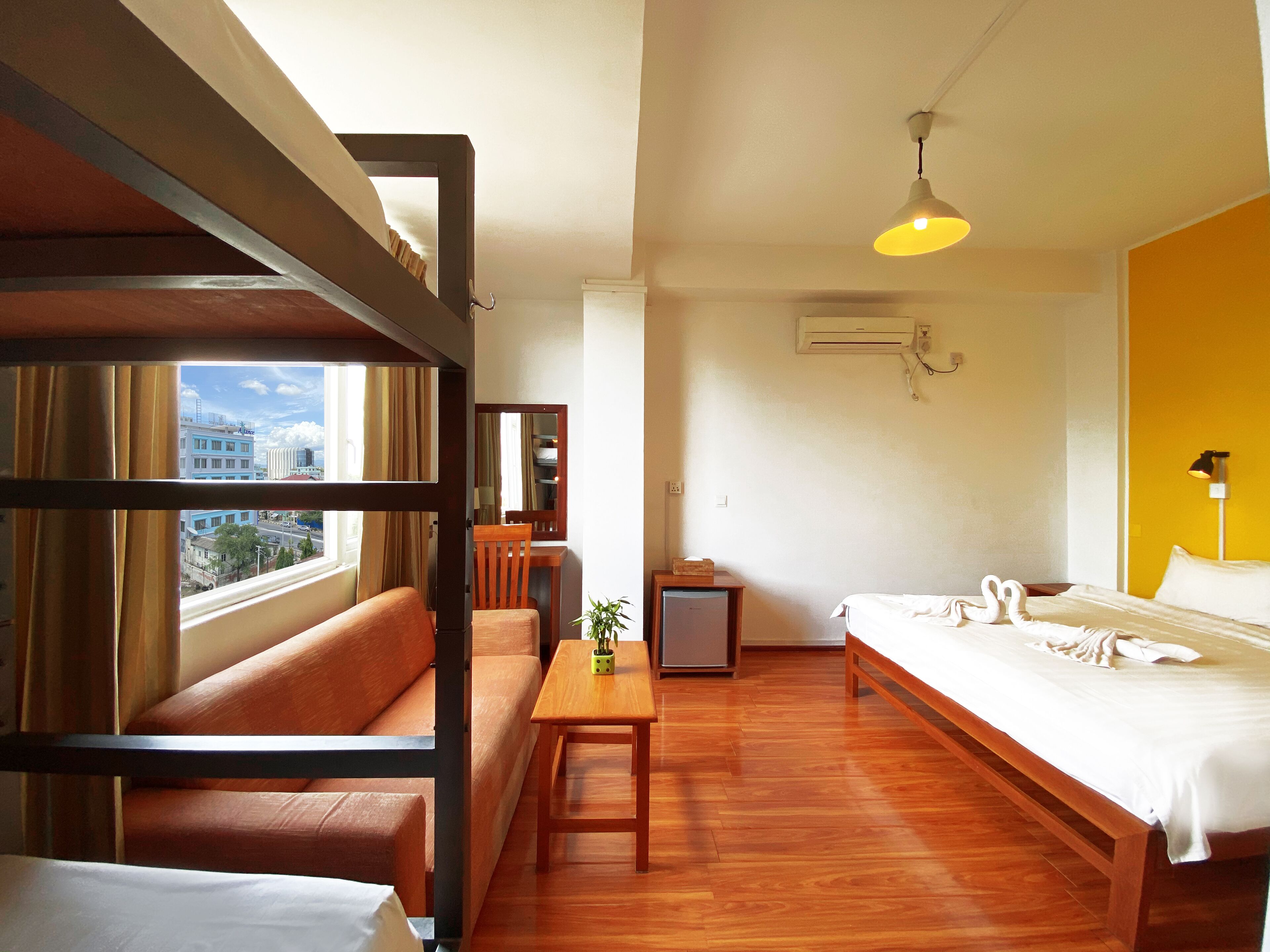 family room | 1 bedroom, in-room safe, blackout curtains, free wifi