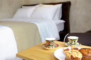 Deluxe Double Room | Premium bedding, desk, blackout drapes, free wired internet - Traum Hotel & Condo (Gapyeong)