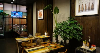 D Seven Suites