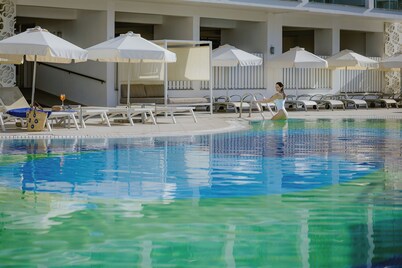 River Rock Hotel