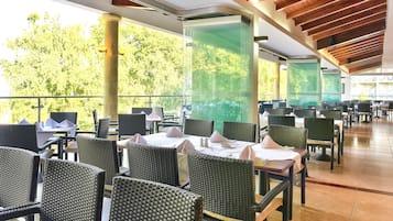 FrĂŒhstĂŒck, Mittagessen, Abendessen, internationale KĂŒche