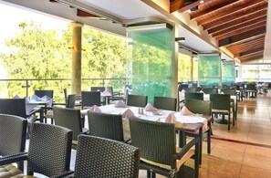 Breakfast, lunch, dinner served; international cuisine - Hotel Kaliakra Beach - Ultra All Inclusive (Albena)