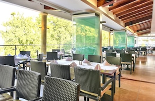 Se sirven desayunos, almuerzos y cenas; cocina internacional