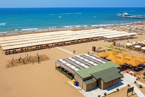 Private beach, sun loungers, beach umbrellas, beach towels - Novum Garden Side - All Inclusive (Manavgat)