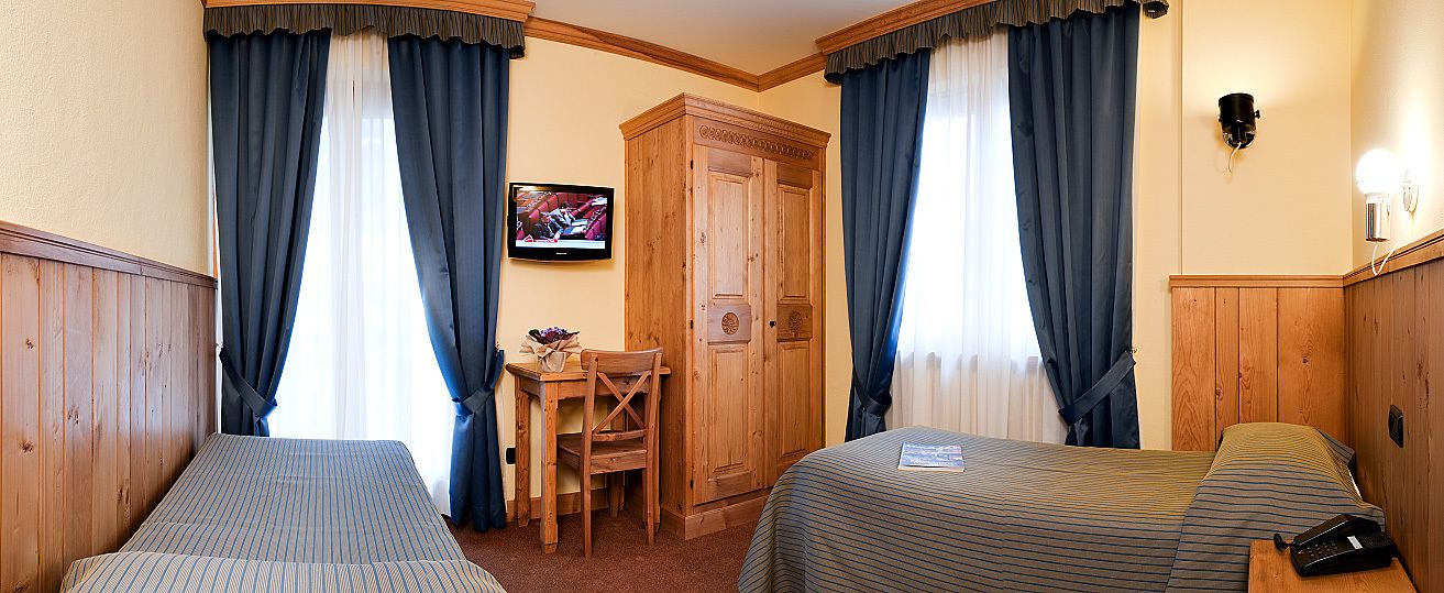 classic double room | 1 bedroom, in-room safe, desk, free wifi