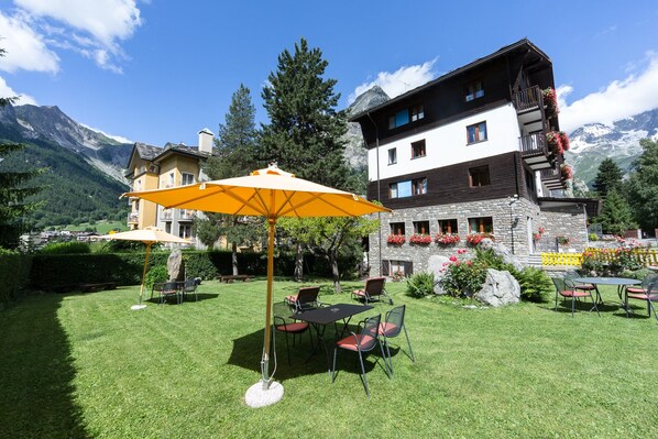 Exterior detail - Hotel Crampon (Courmayeur)