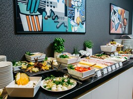 Πρωινό σε μπουφέ καθημερινά (59 PLN/άτομο)