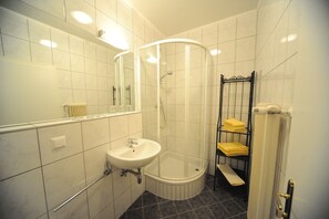 Shower, towels