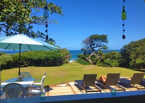 Sundeck - Umzumbe Surf House (Hibberdene)