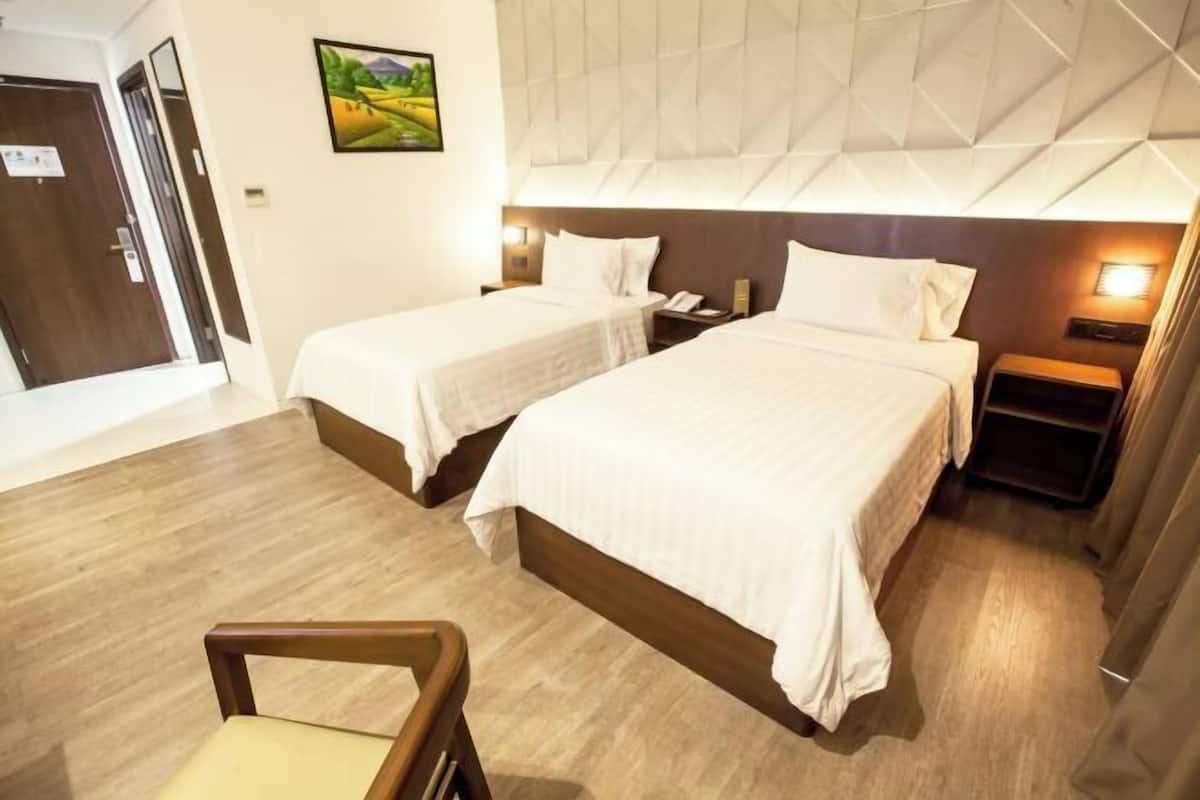 In-room safe, desk, blackout drapes, free WiFi