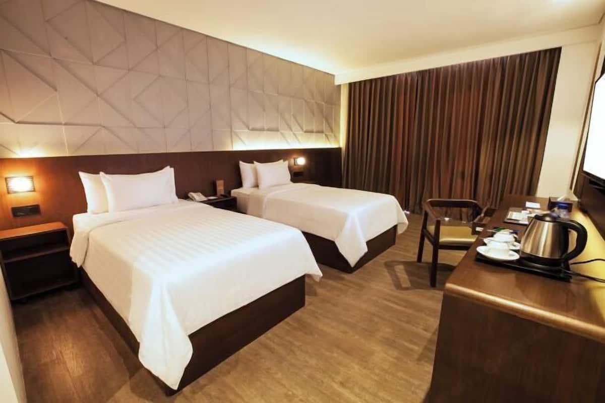 In-room safe, desk, blackout drapes, free WiFi