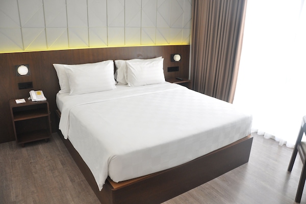 In-room safe, desk, blackout drapes, free WiFi