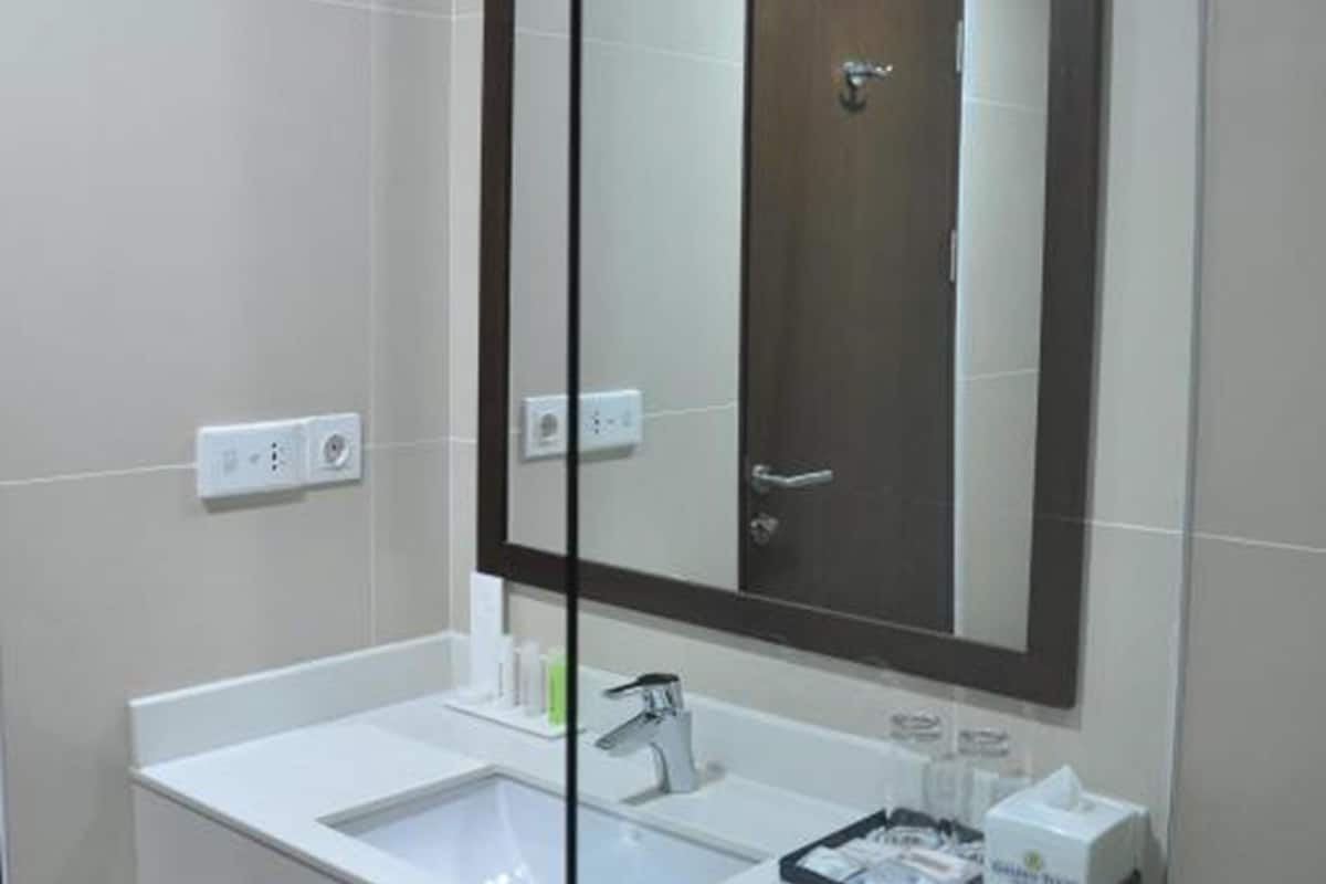 In-room safe, desk, blackout drapes, free WiFi