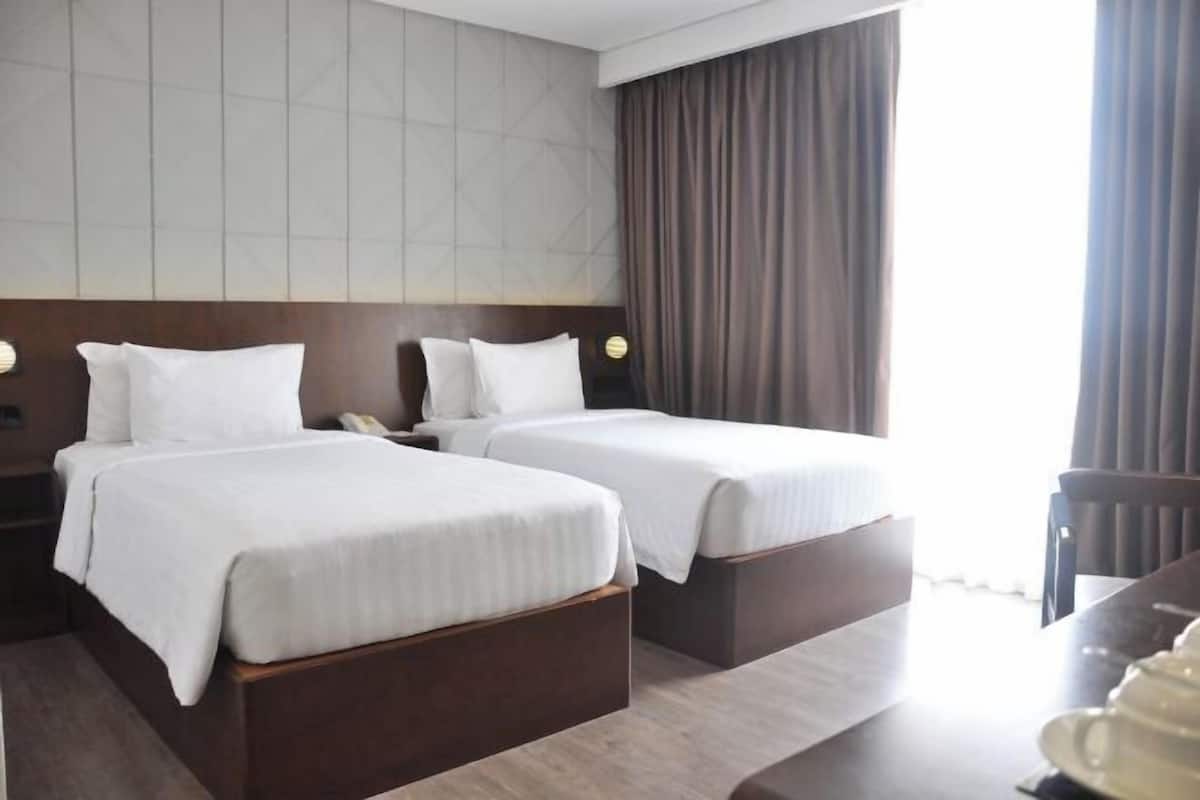 In-room safe, desk, blackout drapes, free WiFi