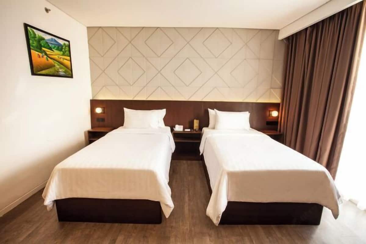 In-room safe, desk, blackout drapes, free WiFi
