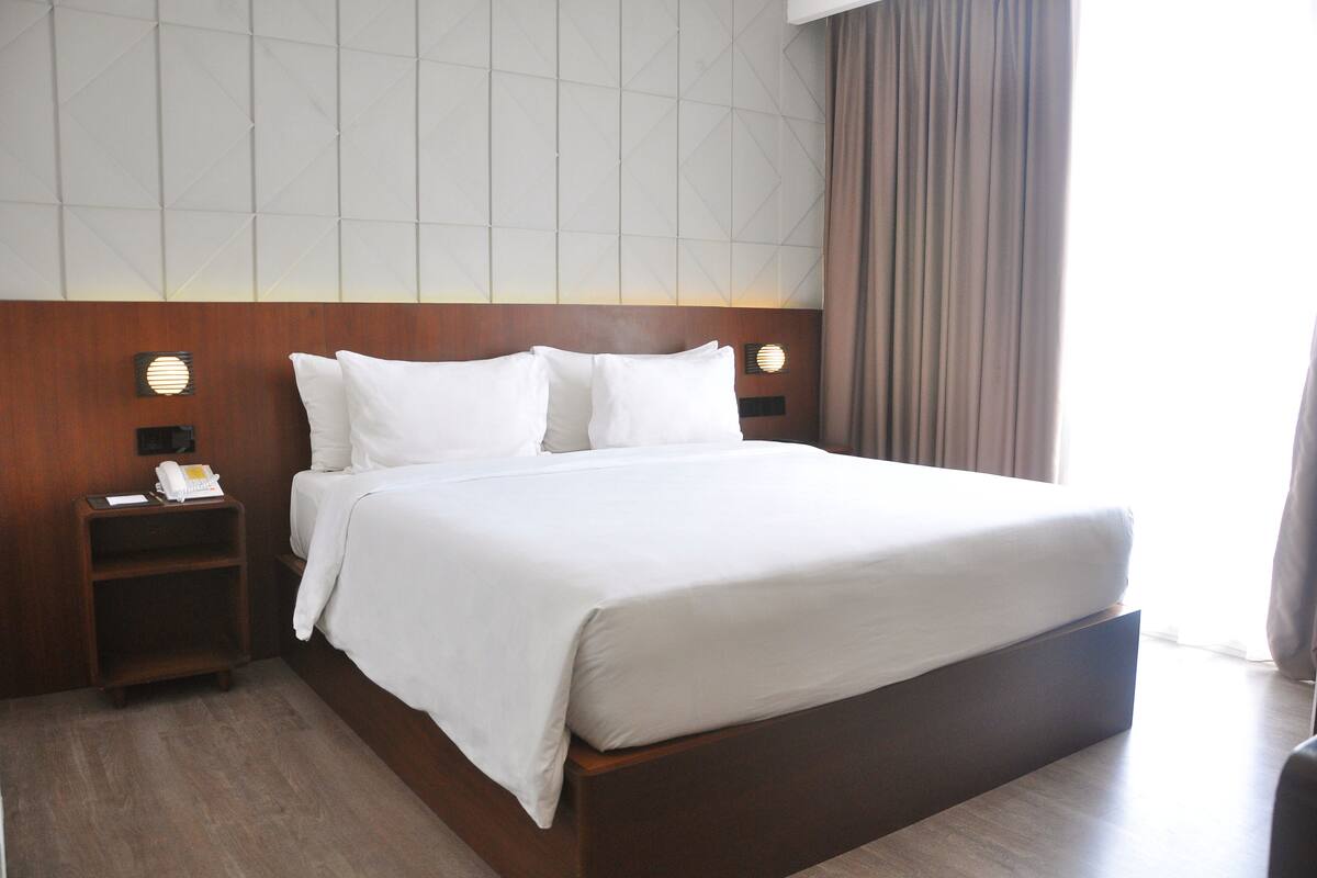 Deluxe Double Room | In-room safe, desk, blackout curtains, free WiFi
