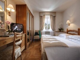 Minibar, caja fuerte, decoración individual y mobiliario individual