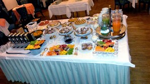 Colazione a buffet inclusa, servita tutte le mattine 