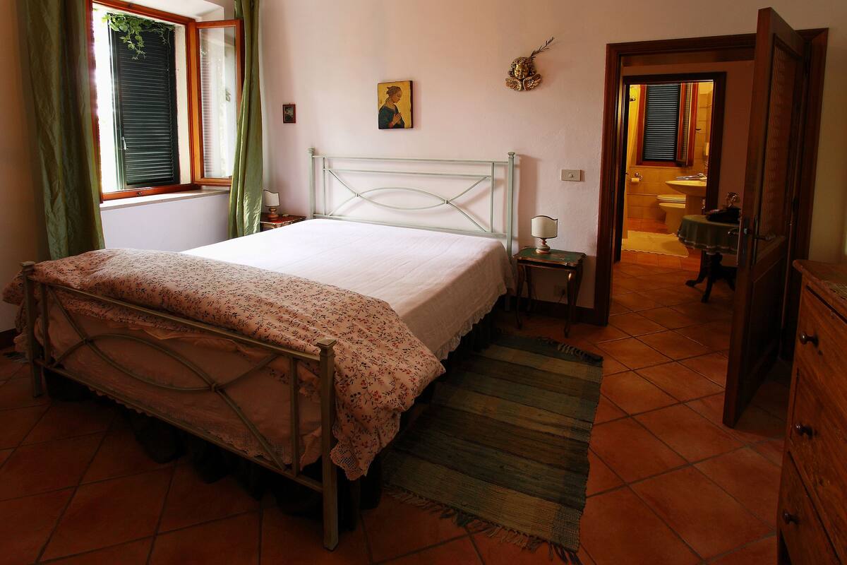 Apartment, 1 Bedroom | Free cribs/infant beds, rollaway beds, free WiFi, bed sheets