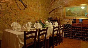 Breakfast and dinner served, Regional cuisine - Agriturismo Paradiso (Asciano)