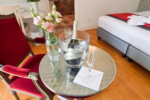 Suite junior, balcón | Servicio de champaña