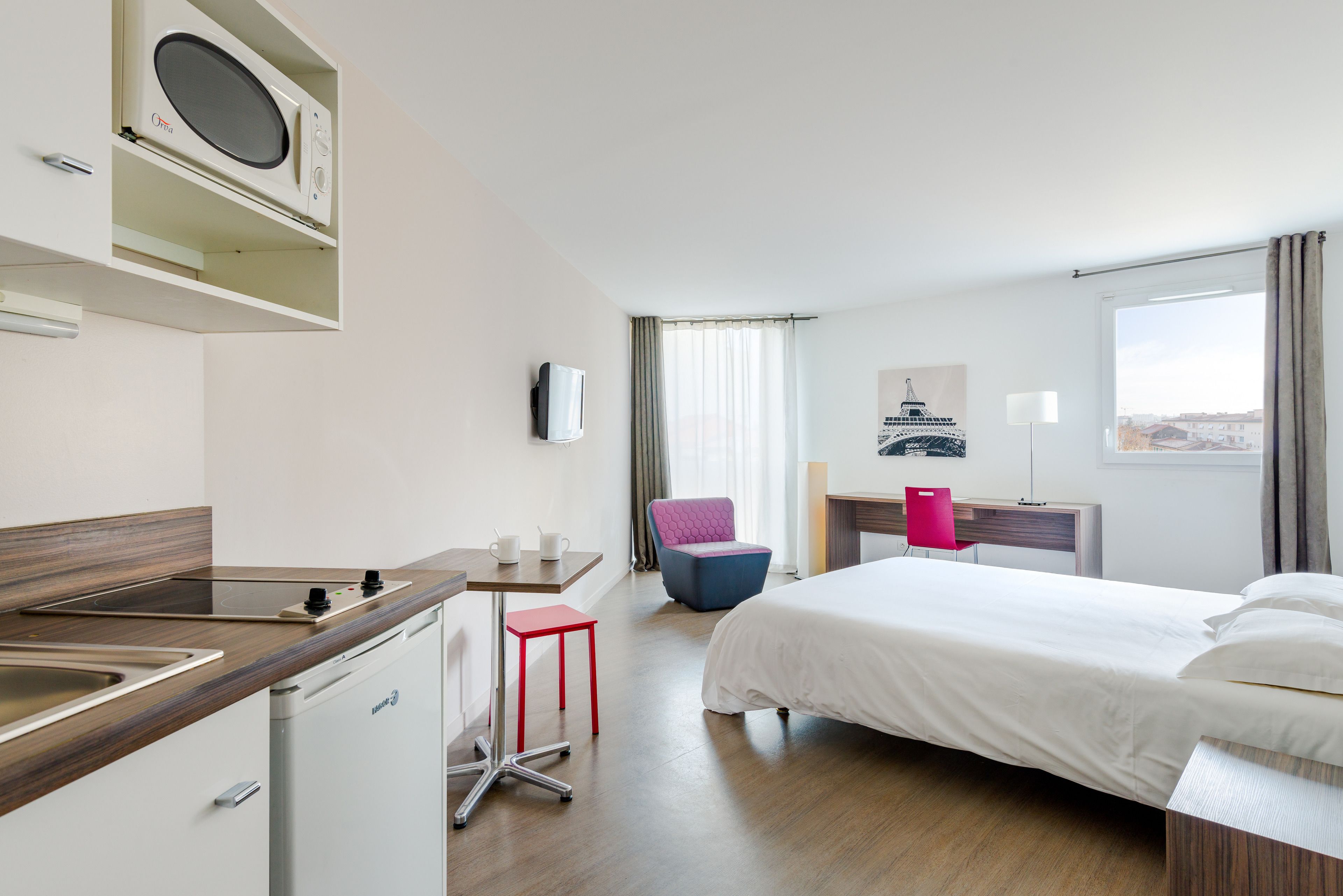 family studio | private kitchenette | mini-fridge, microwave, stovetop, electric kettle