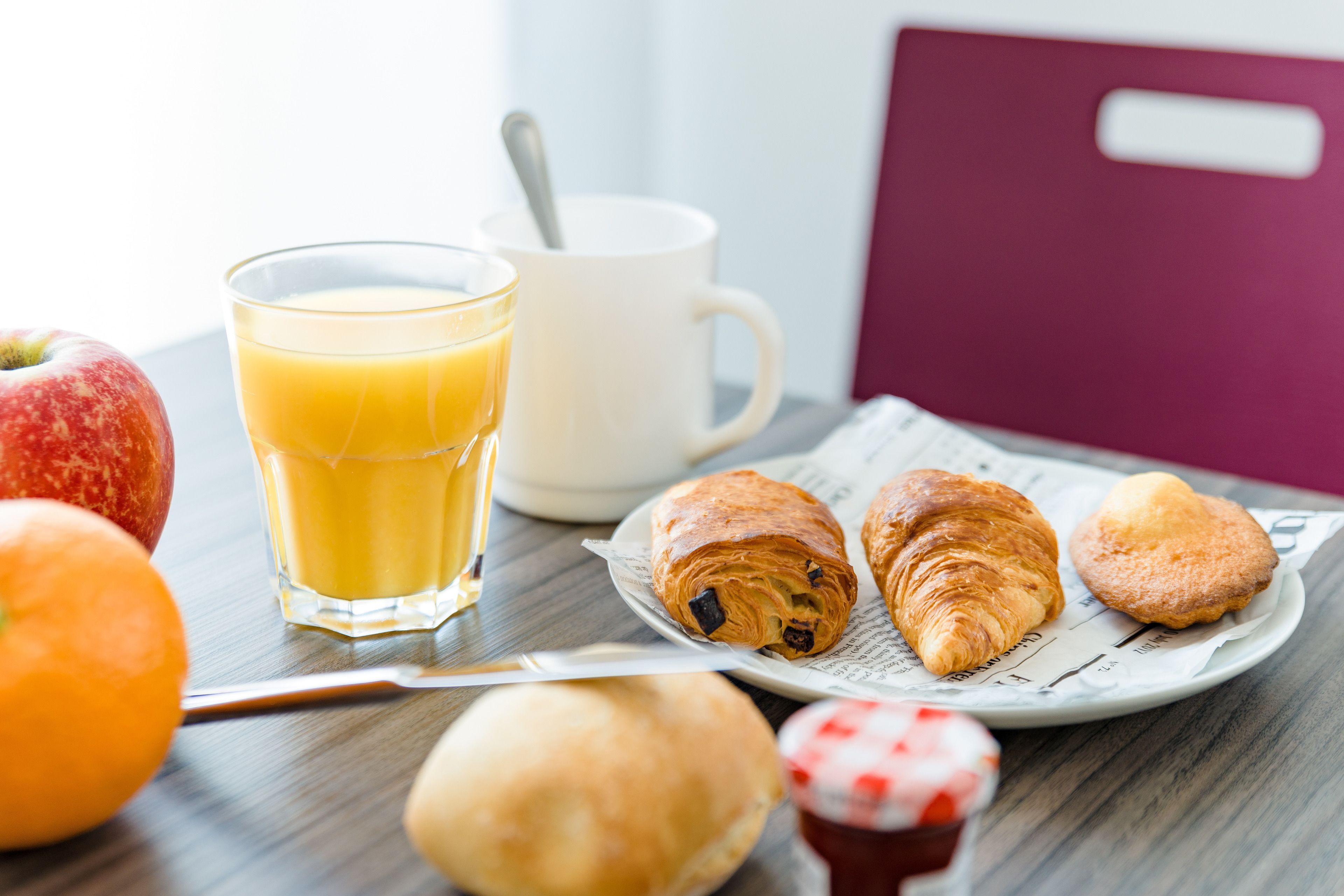 desk, soundproofing, iron/ironing board, free wifi