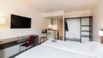 Studio | Een bureau, geluiddichte muren, een strijkplank/strijkijzer, gratis wifi