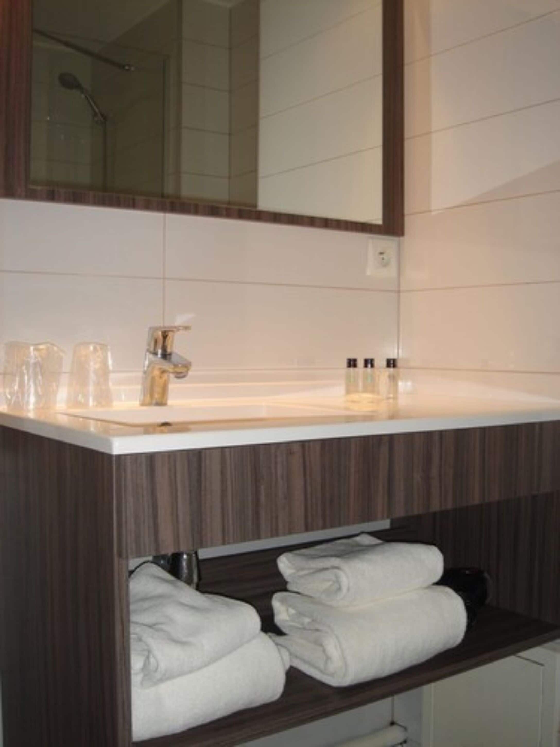 desk, soundproofing, iron/ironing board, free wifi