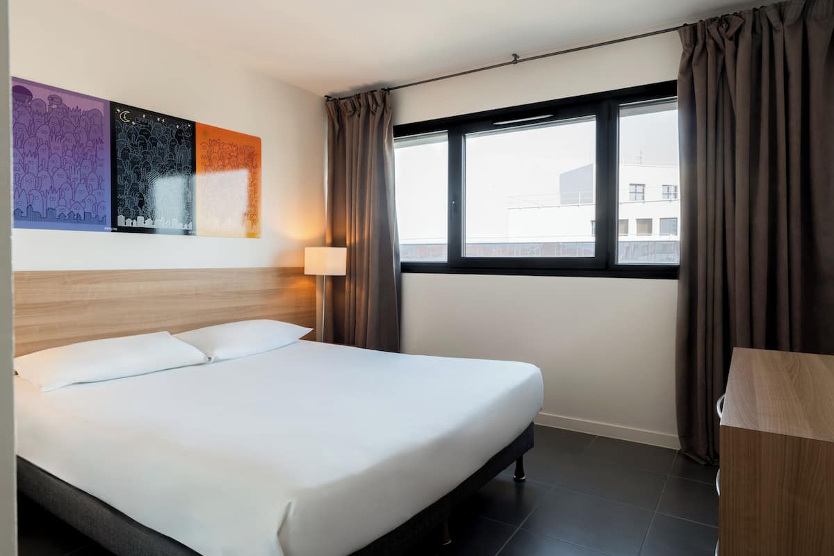 Apartment | Desk, soundproofing, iron/ironing board, free WiFi