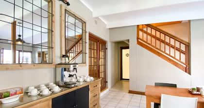 Loerie Guest Lodge